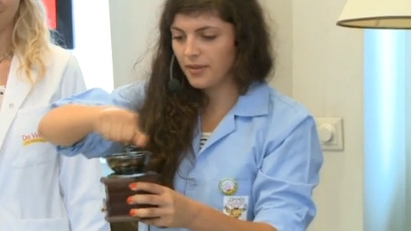 Cum se transforma cafeaua naturala macinata in cafea instant. Experimentul prin care s-a demonstrat ca nessul este sanatos