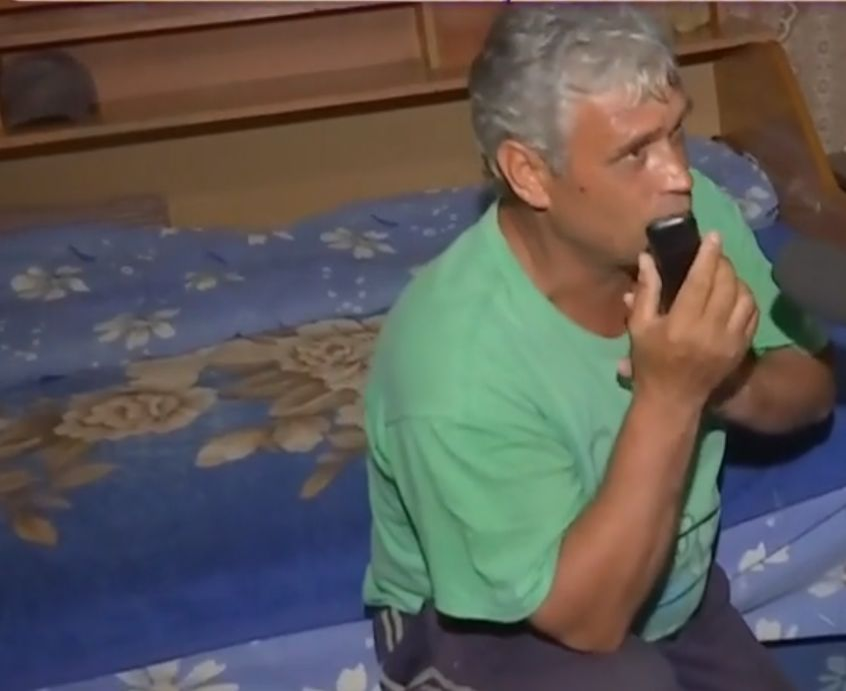 Un bărbat din Bacău își acuză soția și fiul că sunt amanți: „Stătea aplecată, iar el la spatele ei!”