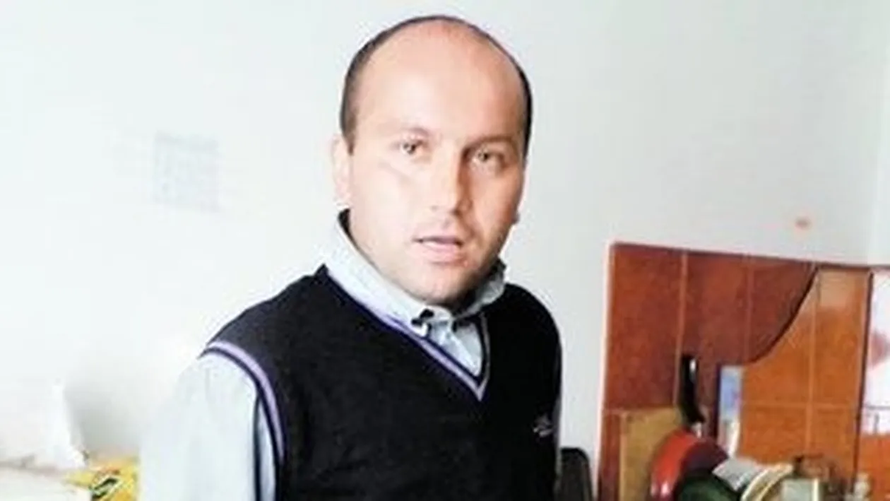 Tanarul care sustine ca e fiul bossului de la Rapid o duce greu! As vrea sa ma integrez in familia Copos, asa ar fi normal