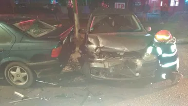 Accident de circulație în Cluj. Un tânăr de 18 ani a pierdut controlul volanului și a lovit 3 autoturisme