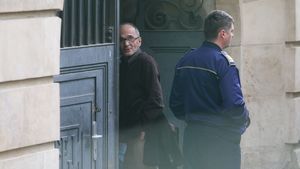 Învârtea milioane de dolari în anii ’90, iar azi...E ”coleg” la închisoare cu mafiotul Sandu Geamănu!