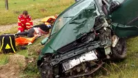 Accident cumplit pe DN 1 A, la Cheia. O mașină a intrat în plin într-un tir. Patru tineri au fost răniți grav