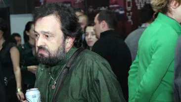 A trecut pe langa moarte, dar a ramas cu teama de intuneric. Ioan Gyuri Pascu nu doarme fara lumina de veghe