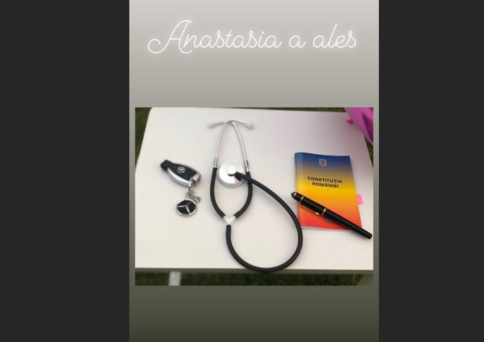 Elena Băsescu i-a rupt turta fetiței sale. Anastasia a ales un obiect care l-a făcut pe fostul președinte să se simtă mândru