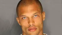 Îl mai ştiţi pe cel mai sexy deţinut care a devenit model? Vezi în ce lux trăieşte acum Jeremy Meeks!