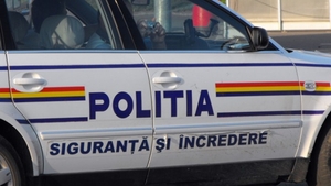 Descoperire macabră într-un apartament din Târgu-Jiu. O femeie a fost găsită spânzurată, iar cadavrul alteia era mumificat. Murise de 2 ani