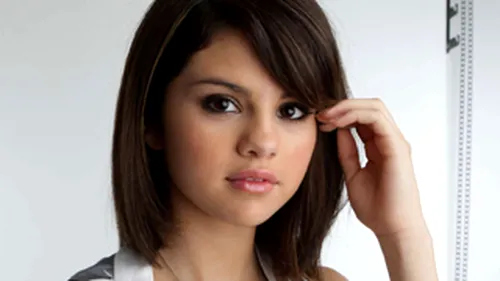 Selena Gomez a avut sarbatori nefericite! Si-a anulat concertele dupa ce mama ei a suferit un avort spontan!