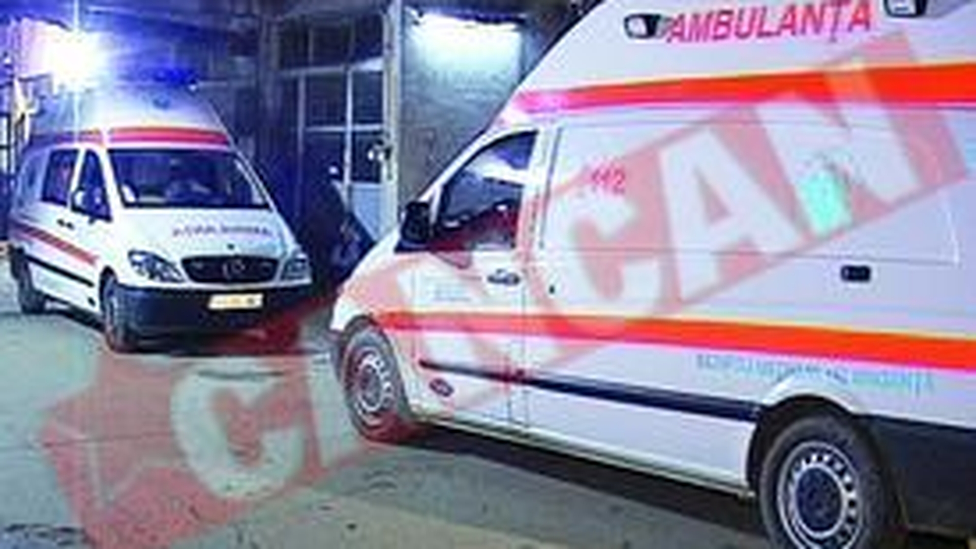 Au oprit in trafic doua ambulante cu raniti