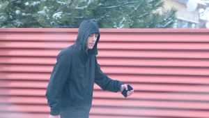 Primele imagini cu fiul lui Andrei Gheorghe, după moartea jurnalistului! Maximilian a ajuns într-un suflet la locul tragediei