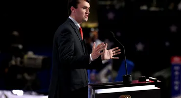 Imagini VIDEO cu asasinul lui Charlie Kirk, publicate de FBI. Detaliul care pur și simplu nu se leagă pentru americani