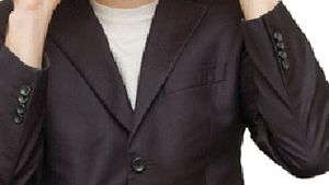 Mort cu capul intr-o galeata