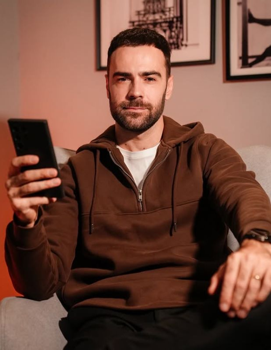 Ce se întâmplă cu Denis Hanganu după “Clanul”? De unde i se trage și de ce nu reușește s-o scoată la capăt: ”Nu vreau să mă plâng, dar încă nu pot!”