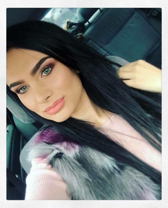 Bianca şi-a schimbat look-ul după ce s-a întors din Thailanda