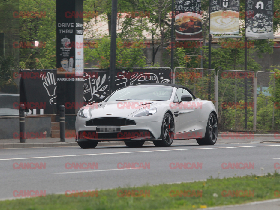 Bolidul Aston Martin, una dintre mașinile pe care frații Tate le-ar fi închiriat/ sursă foto: CANCAN.RO