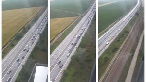 Se circulă în coloană pe Autostrada Soarelui! Românii au luat cu asalt drumul spre mare, chiar în prima zi a noilor măsuri de relaxare