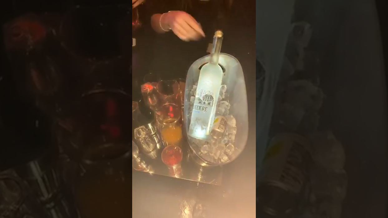 ”Prințișorul SuperBingo” a spart 10.000 € pe șampanii într-un club exclusivist din Londra