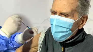 Un veteran de război, în vârstă de 99 de ani, s-a vaccinat anti-COVID