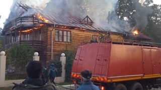 Un barbat din Alba a dat foc casei in care locuiau socrii lui!