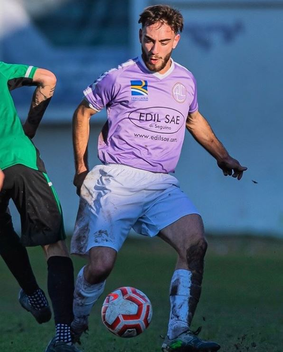 Șocant! Un fotbalist de 19 ani a murit în timpul unui antrenament, în locuința sa