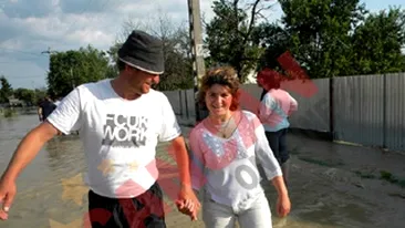 Peste doua mii de oameni evacuati din Saucesti, Bacau