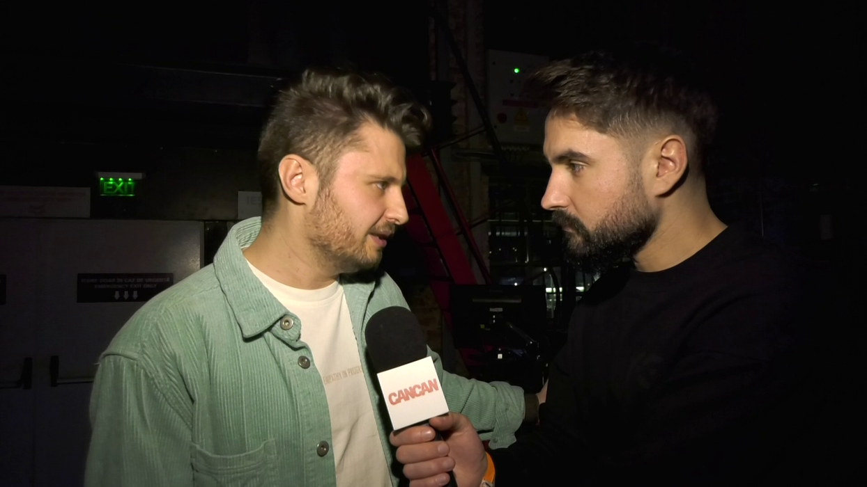 Florian Rus: "Cred că ea e un pic mai mult geloasă, pentru că am parte de lumea asta și de viața asta un pic mai expusă. Dar în momentul ăsta cred că suntem amândoi suficient de puțin geloși încât să ne declarăm sănătoși!" (Foto: captură video)