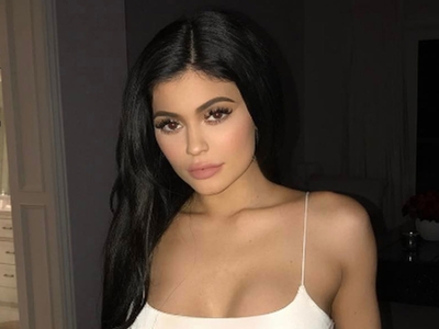 Cum arată sutienul de 50 de milioane de dolari pe care Kylie Jenner l-a purtat în timpul defilării pentru Victoria’s Secret. Este cel mai scump din lume
