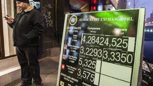 Curs valutar BNR 19 februarie 2020. Surpriză pentru toți românii. Cât costă azi 1 euro