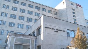 Scene șocante la Spitalul de Neurochirurgie din Iași. Un bărbat diagnosticat cu virusul SARS-CoV-2 s-a sinucis. Un medic și o asistentă au fost martori la gestul său extrem