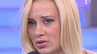 Simona Trasca traieste o drama! A plans in direct pentru ca a parasit-o iubitul si mama ei a ramas pe strazi!