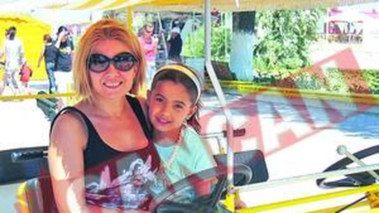 Catinca Roman si Calina, fiica ei, si-au facut de cap la Mamaia