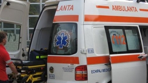 Explozie într-un bloc din Bumbeşti Jiu - Trei persoane au fost rănite şi zece apartamente afectate!