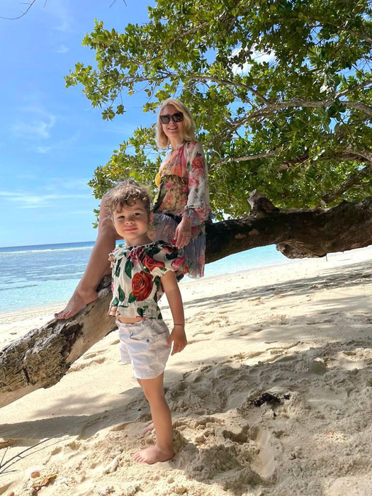 Alessandra Stoicescu, vacanţă de vis alături de familie pe o plajă din Seychelles. Imagini în premieră!