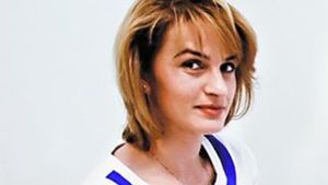 Seara, tineti picioarele ridicate pe o perna pentru imbunatatirea circulatiei