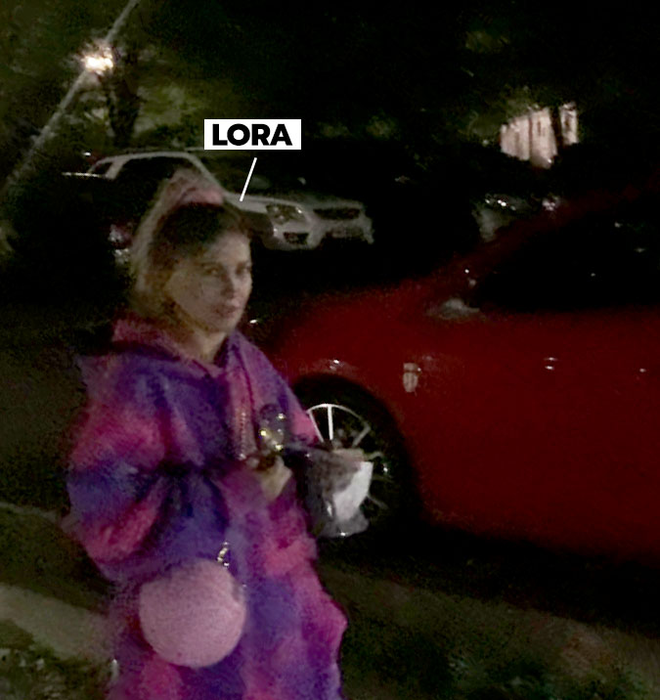 Lora și-a adaptat ținuta la frigul de toamnă / Sursă foto: CANCAN.RO