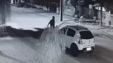 O femeie infidelă a fost prinsă în fapt de soţ, în timp ce se iubea în maşină cu amantul, pe care tocmai îl cunoscuse. Explicaţia ei e halucinantă