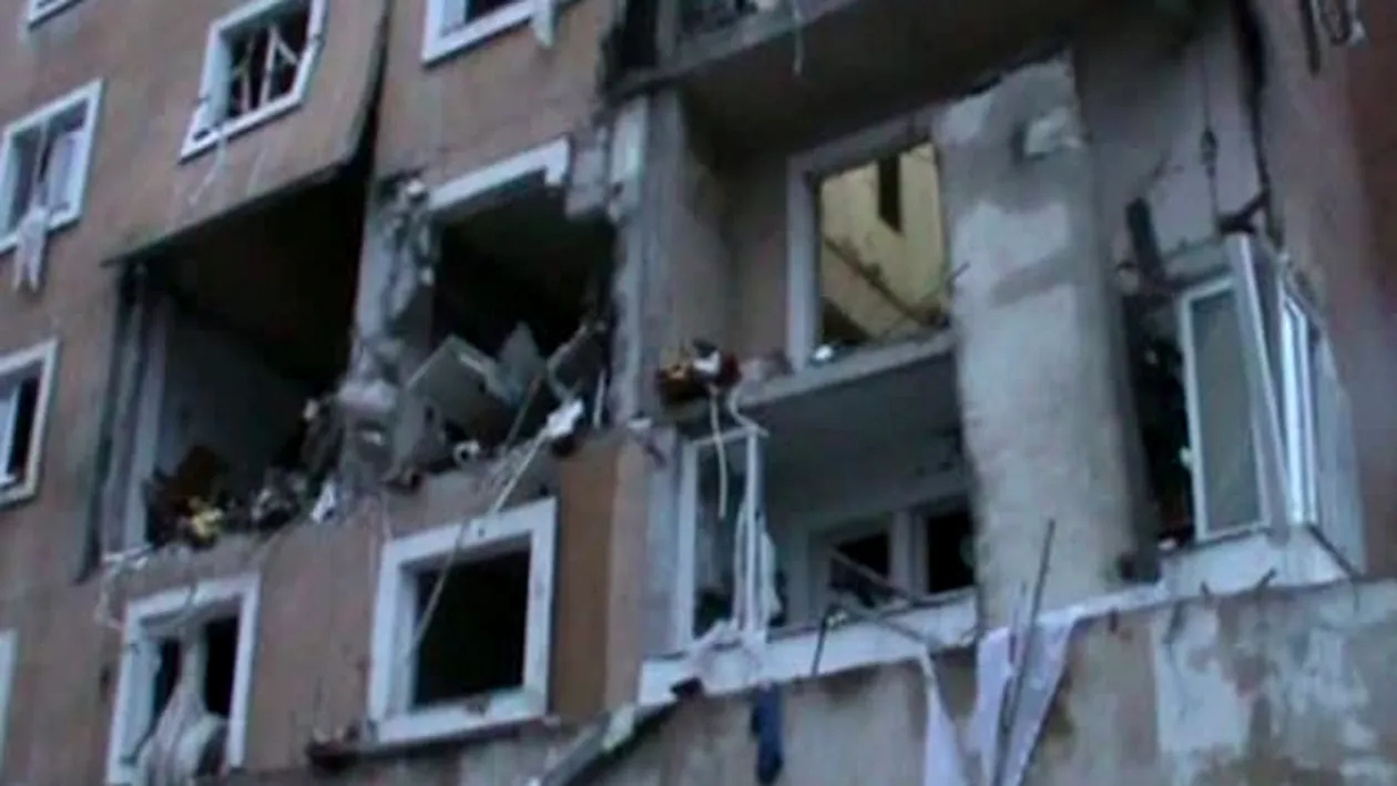 Explozie puternica intr-un bloc din Brasov, zeci de persoane au fost evacuate. Vezi ce s-a intamplat
