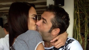 Cel mai nou cuplu din showbiz. Erbasu a pus ochii pe un fotomodel celebru si a oficializat relatia. Vezi cine e noua lui iubita
