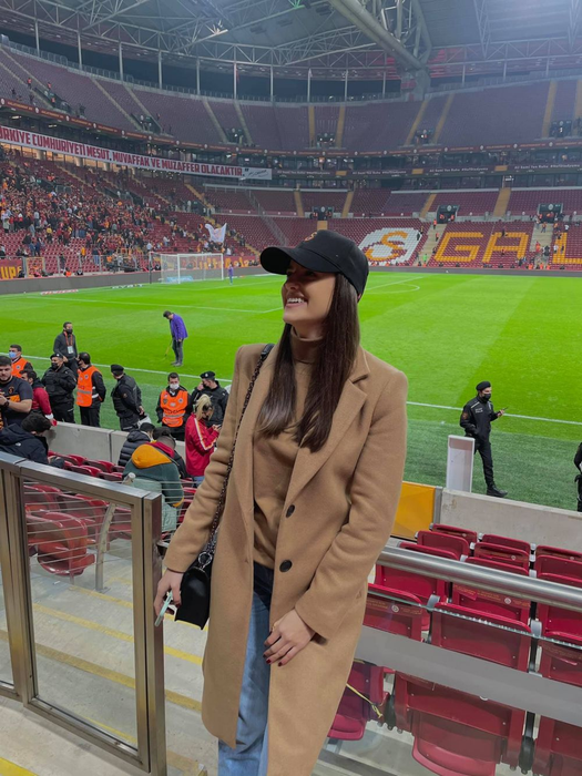 Olimpiu Moruțan se iubește cu o adevărată bombă-sexy! Cum arată partenera fotbalistului care a dinamizat acțiunile ofensive ale „tricolorilor” în meciul cu Kosovo | GALERIE FOTO