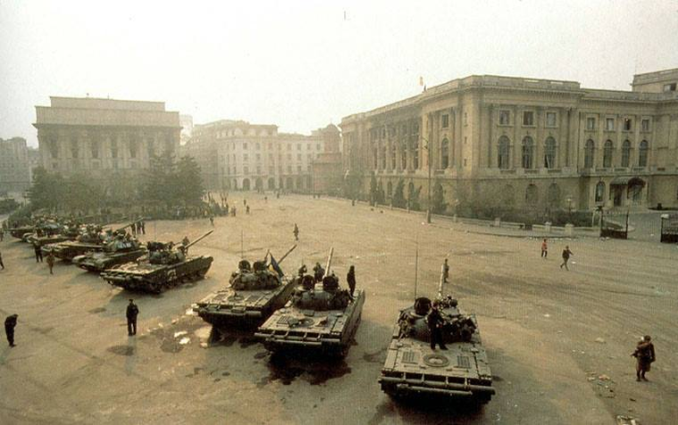 Imagini rare de la Revoluție. Ce s-a întâmplat, de fapt, în decembrie 1989