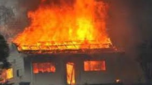 Un incendiu violent a izbucnit in Bacau! O femeie insarcinata a suferit un atac de panica