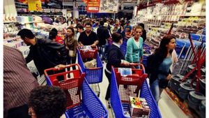 Val de scumpiri șocante pentru romani! Cât urmează să scoatem din buzunar în plus pentru sucuri, țigări și alcool de la 1 septembrie