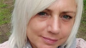 Există extratereștrii? O femeie susține că a fost răpită de 52 de ori de către aceștia. Are și dovezi