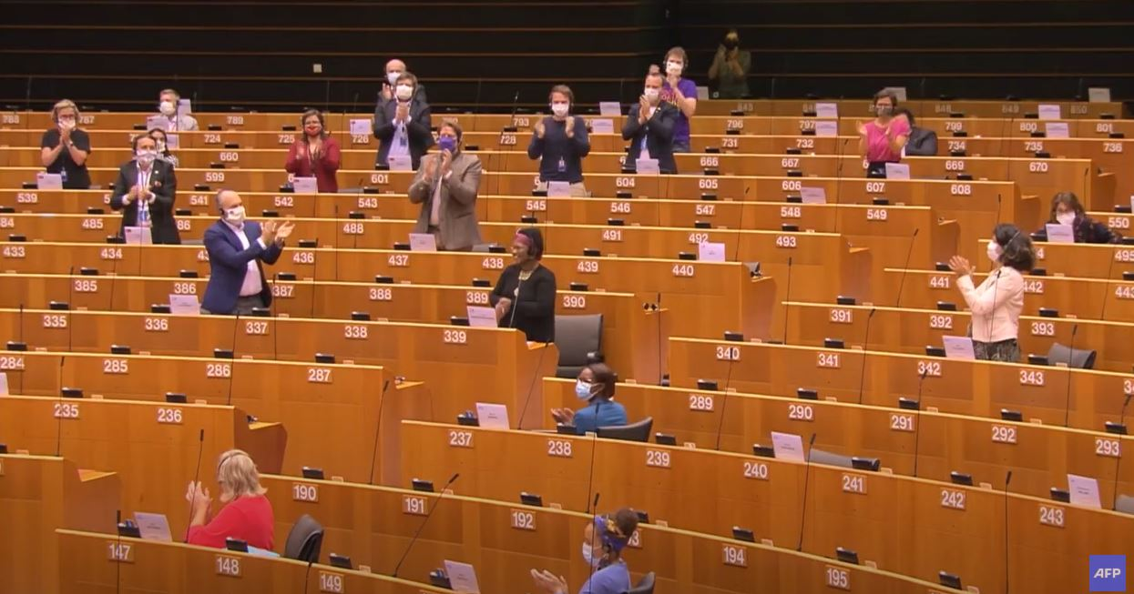 O eurodeputată de culoare a fost agresată de polițiștii din Bruxelles! Pierrette Herzberger-Fofana a povestit totul în Parlamentul European: “A fost o experiență traumatizantă”