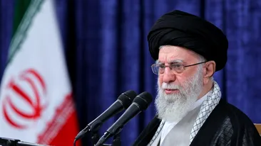 Averea secretă a lui Ali Khamenei. Cum a făcut aproape 100 de miliarde de dolari din suferințele iranienilor de rând