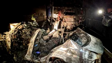 Filmul accidentului în care trei tineri au murit arși de vii în Bihor: „O mers altu’ şi i-o băgat sub TIR!”