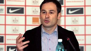 Ultima oră! Îi cere 500.000 € milionarului de la Dinamo!