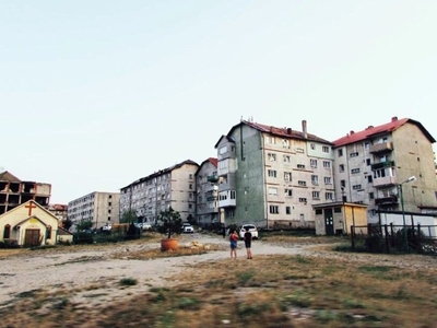Orașul din România unde sunt mai multe case decât familii. Sute de locuințe au rămas goale