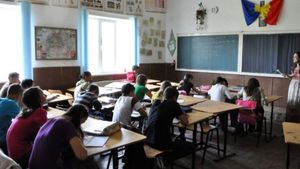 O elevă din Botoșani, aflată în ultimul an de liceu, a scris o scrisoare emoționantă: ”Acest Covid-19 mi-a răpit cel mai magic moment din adolescență”