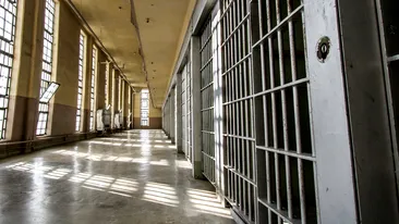 Un deţinut din Penitenciarul Galaţi şi-a înjunghiat colegul de celulă cu un cuţit artizanal. Agresorul este condamnat la 24 ani şi 6 luni pentru omor deosebit de grav