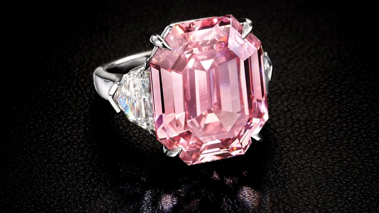Diamantul roz ”The Pink Legacy”, scos la licitație. Este evaluat la o sumă care îți taie răsuflarea